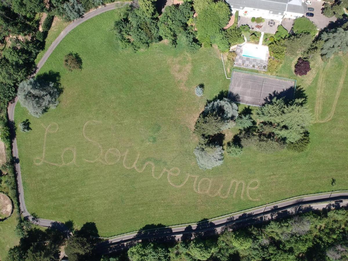 La Souveraine Saint-Genis-Laval Kültér fotó
