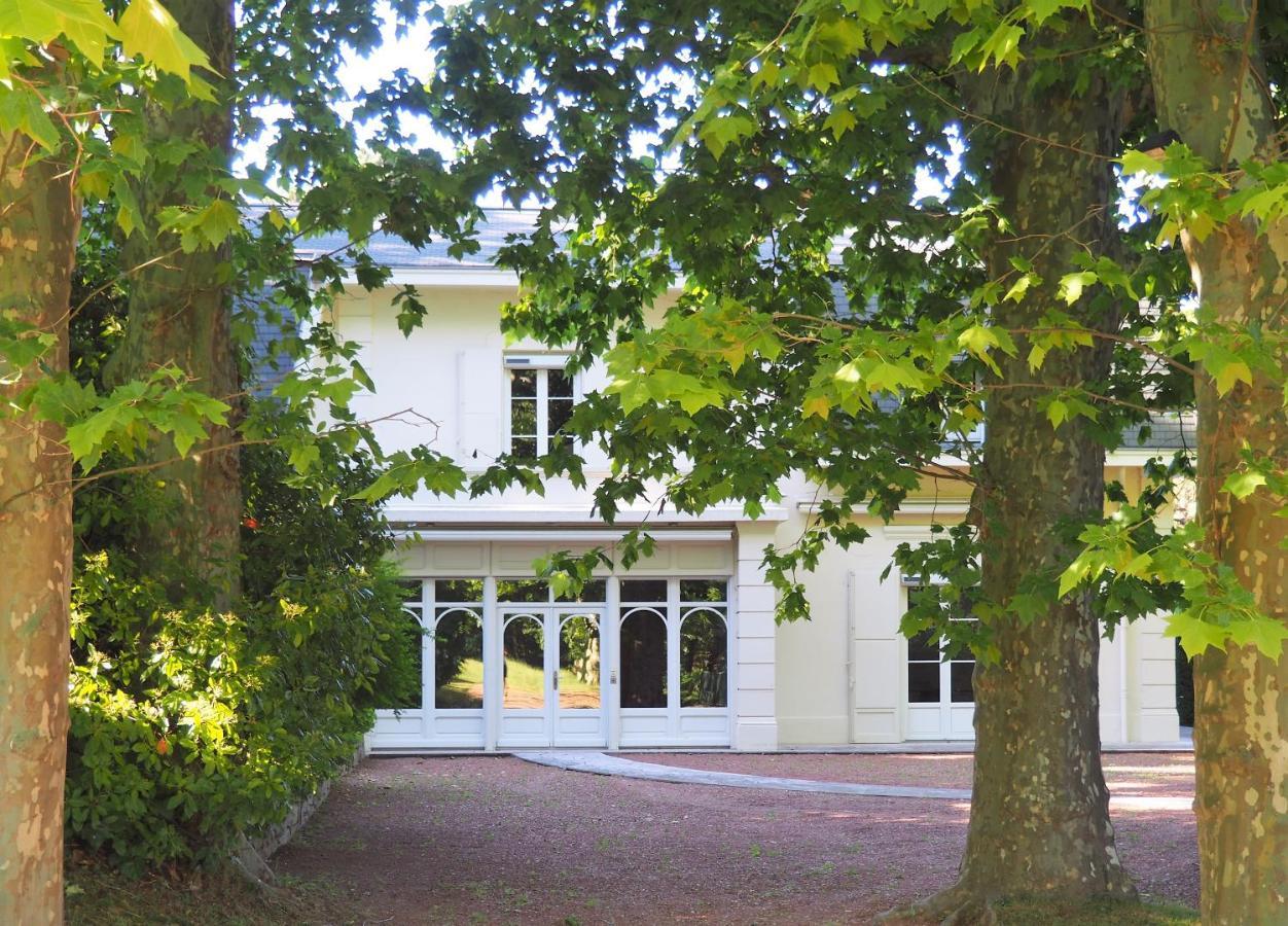 La Souveraine Saint-Genis-Laval Kültér fotó